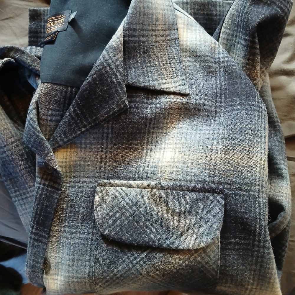 Women's Pendleton Flannel Shirt - Picture 5 of 6